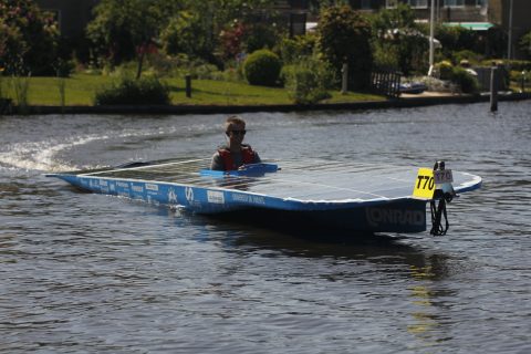 Solar Boat Twente bij de Eneco Zonneboot Race. Bron: Solar Boat Twente