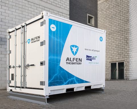 Alfen leverde onder meer het batterijopslagsysteem voor het logistiek centrum van distributienetbeheerder Eandis in Lokeren. (foto: Eandis)